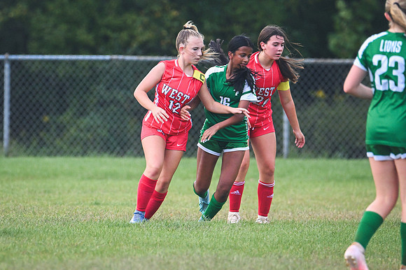 20260909_WestA_Soccer_Z8-7598