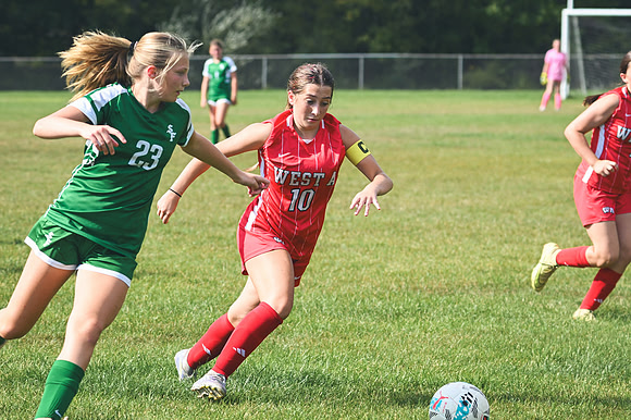 20260909_WestA_Soccer_Z8-7462