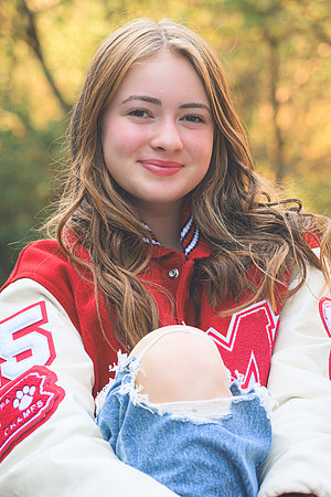 20241006_WiseSeniorPics-6264yearbookoption
